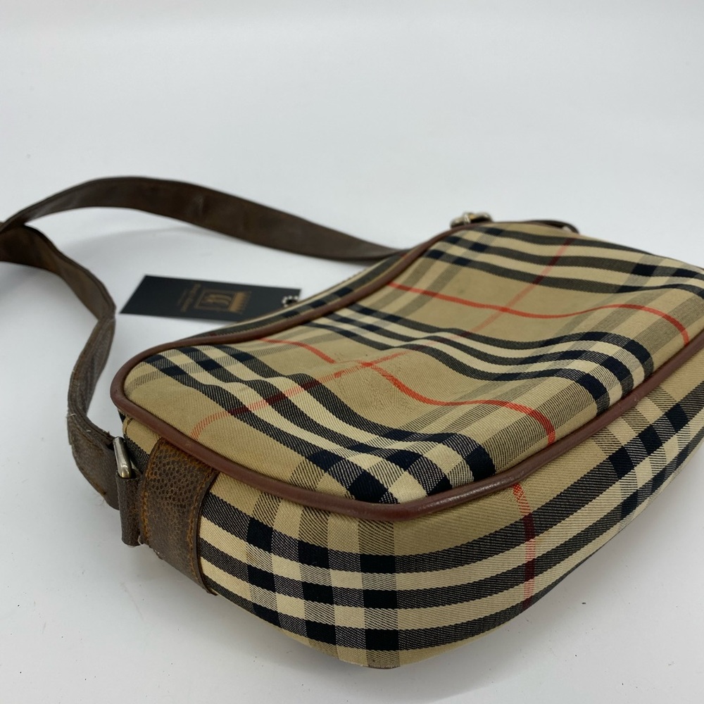 ❤️‍🔥SOLD❤️‍🔥Burberrys Crossbody bag - Picture 3 of 12